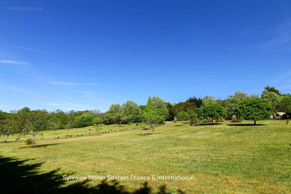 Jardin - Ensemble de 3 Maisons avec 3 Piscines sur 2 Hectares