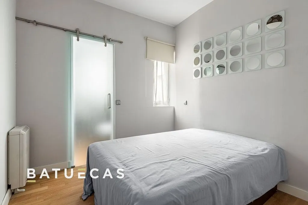 Chambres - Apartment with Balcony in Embajadores, Madrid