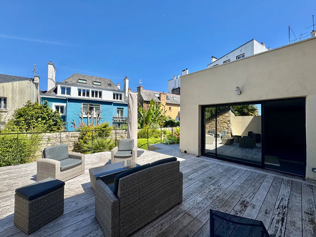 Terrazza - House with Indoor Pool in Lorient Centre