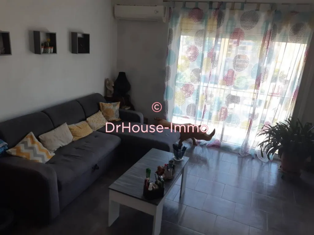 Séjour - Appartement Traversant avec Vue sur Verdure à Perpignan