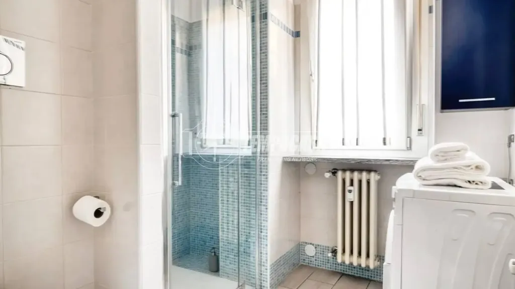Salles de bain - Rusticated Flat with Canal View in Milan