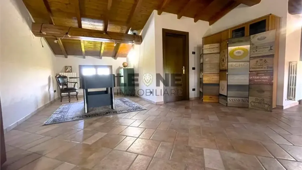 Elutuba - Trifamily Villa with Private Park in Vignola