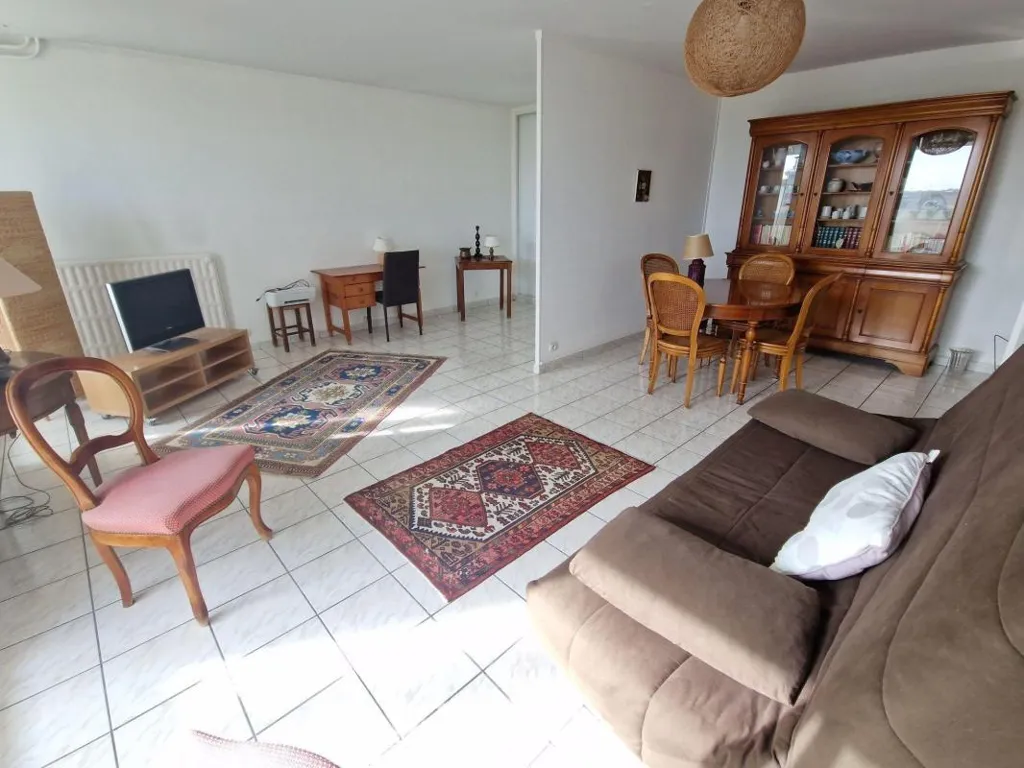 Elutuba - Apartment with Balcony in La Roche-sur-Yon