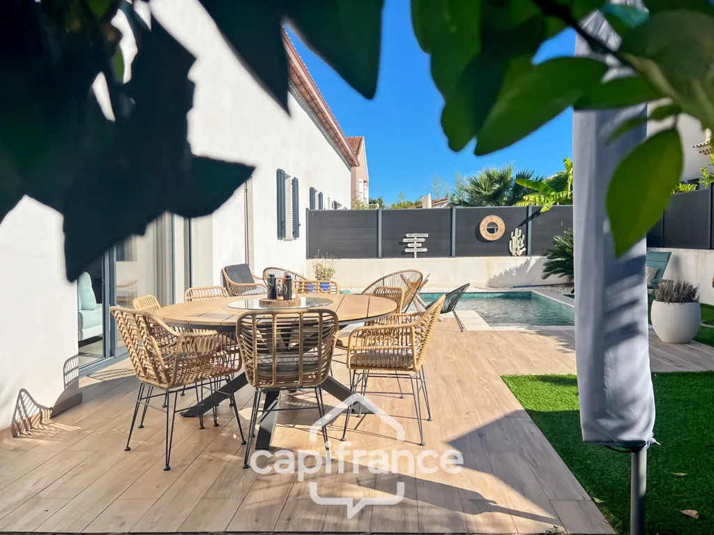 Terrass - Contemporary House with Pool in La Garde