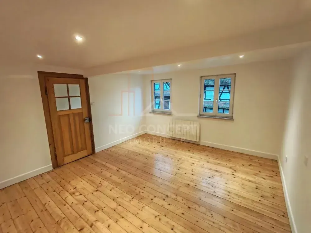 Toad - Renovated 3-Bed Flat in Hoffen