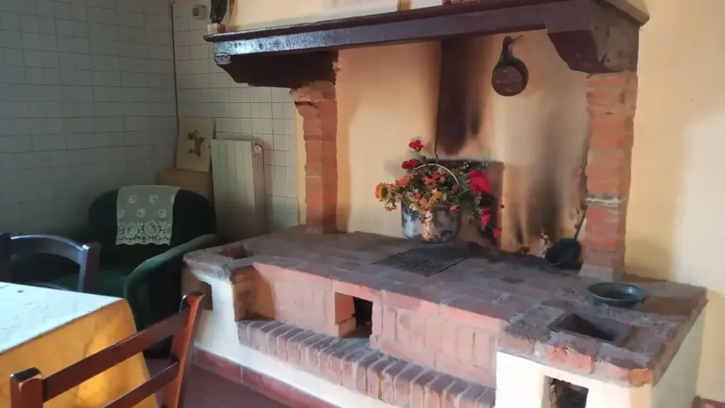 Söögituba - Rustic Bilocale with Private Parking in Capannoli