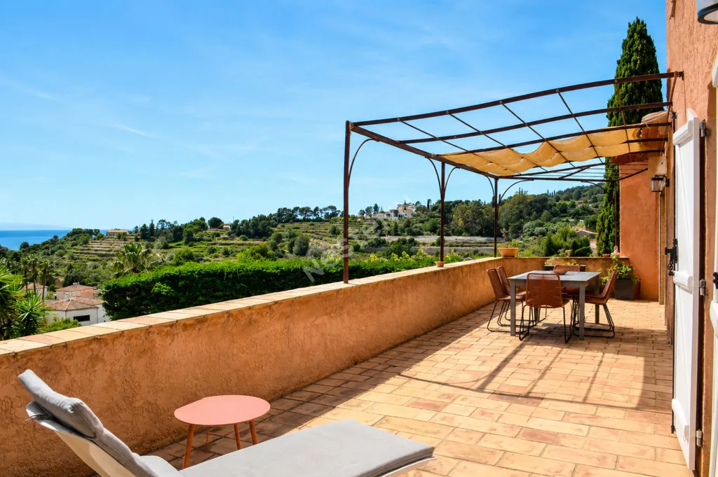 Terrasse - Villa avec vue mer à Carqueiranne