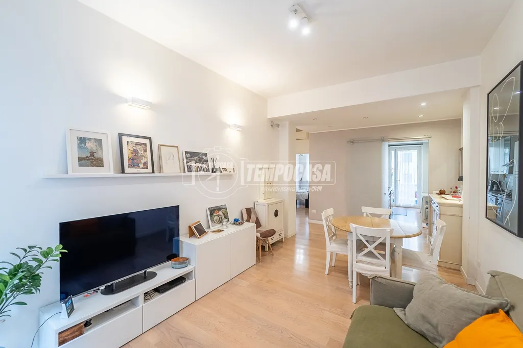 Elutuba - Ristruttured Flat with Balcony in Nomentano, Rome