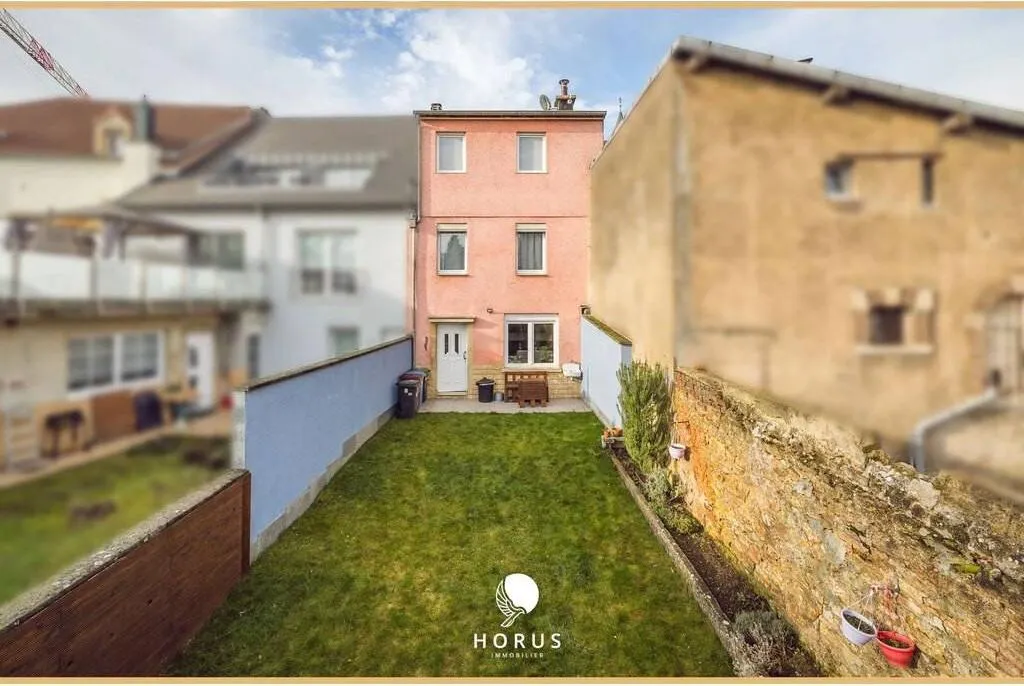 Jardin - Maison de Ville avec Terrasses à Differdange