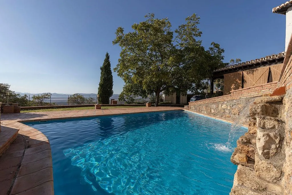 Piscine - Chalet with Pool and Terrace in Nívar