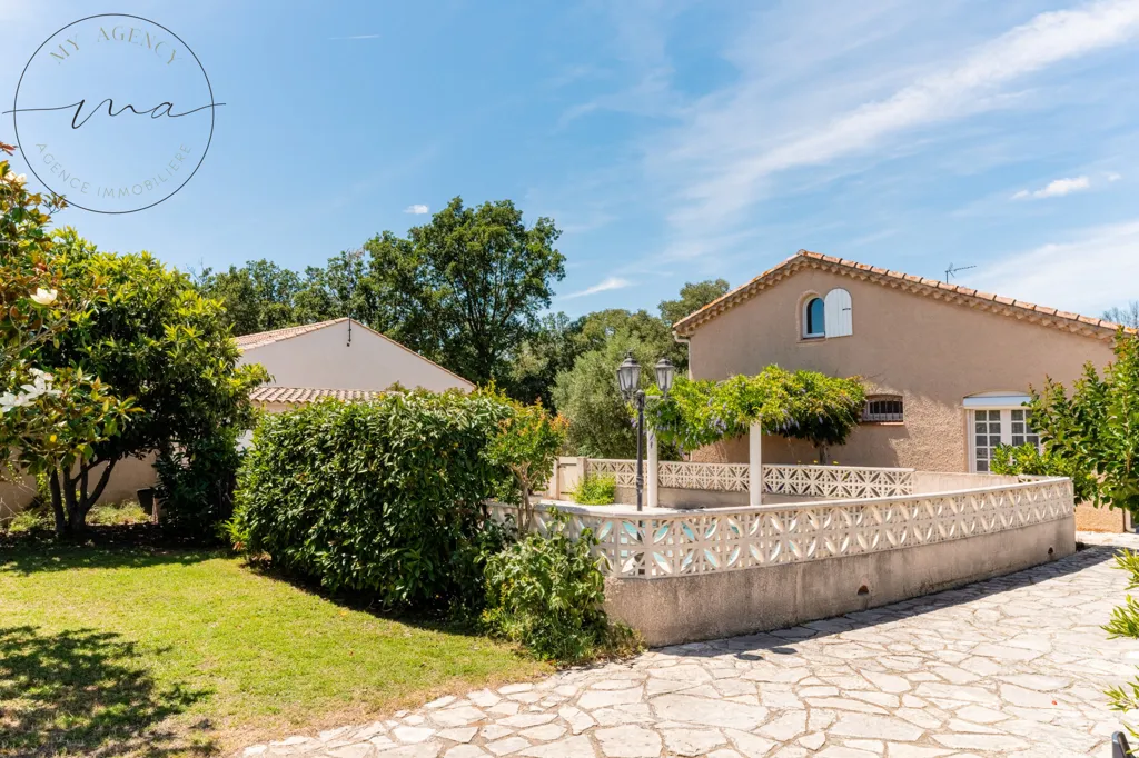 Esterno - Provençal Style House with Pool in Lignan-sur-Orb
