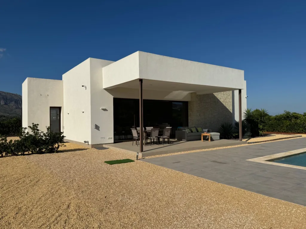 Bassein - Modern Villa with Pool in Beniarbeig