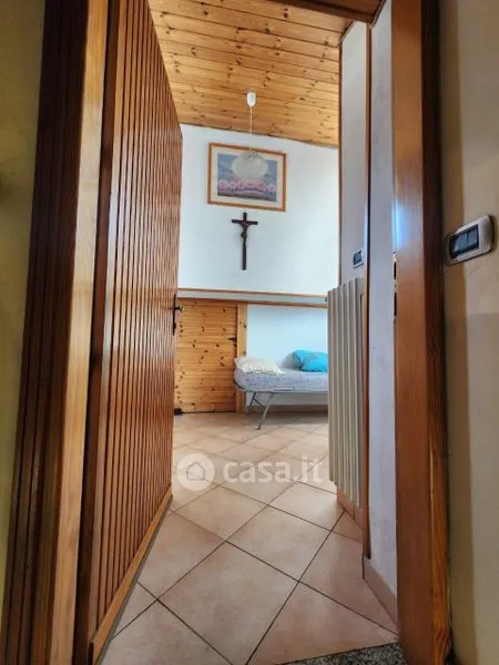 Entrée - Mansard Attico with Private Garden in Chatillon
