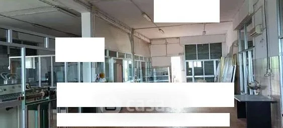 Pièces - Laboratory with Potential for Residential Use in Ilbono