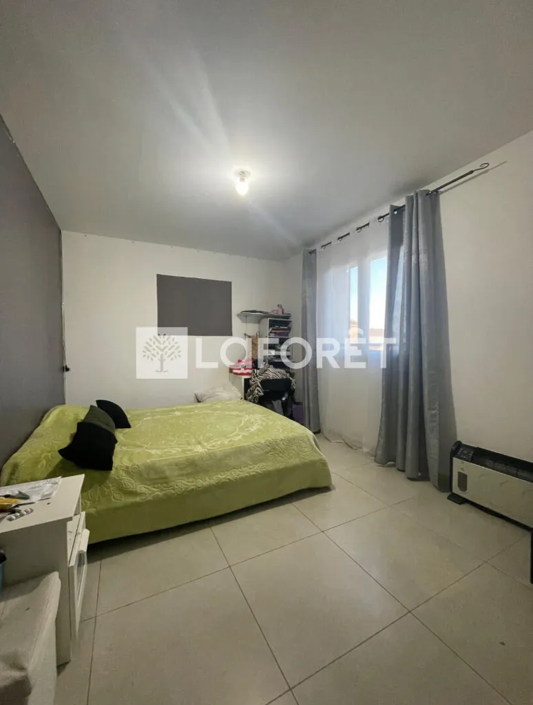 Magamistoad - Mixed-Use Property with Garden in Arles