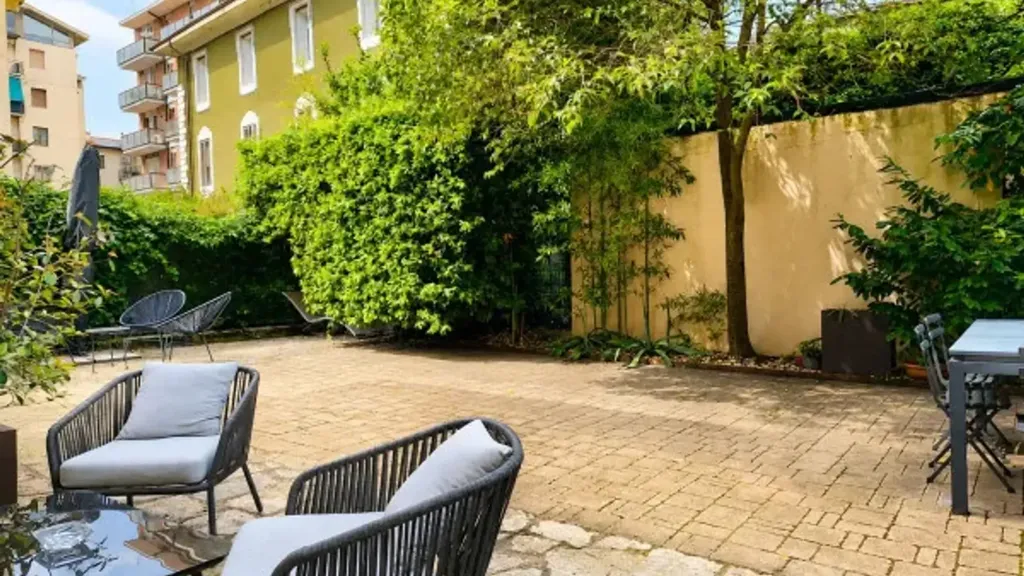 Terrace - Rustic Villa with Private Garden in Verona