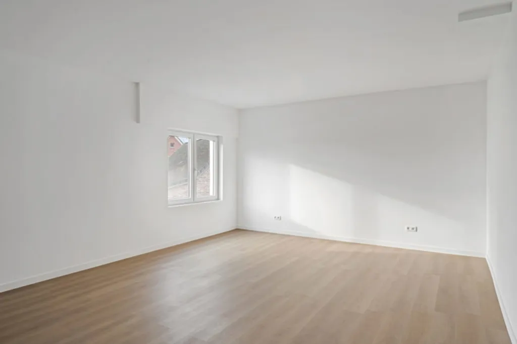 Pièces - Maison Rénovée avec Terrasse à Temse