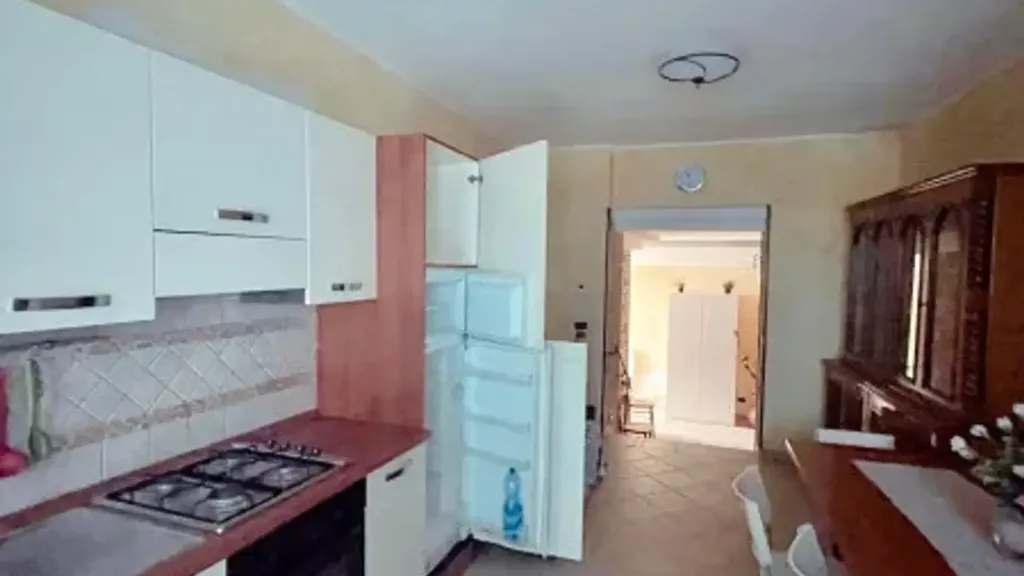 Cuisine - Rustic-Style Flat with Balcony in Atessa