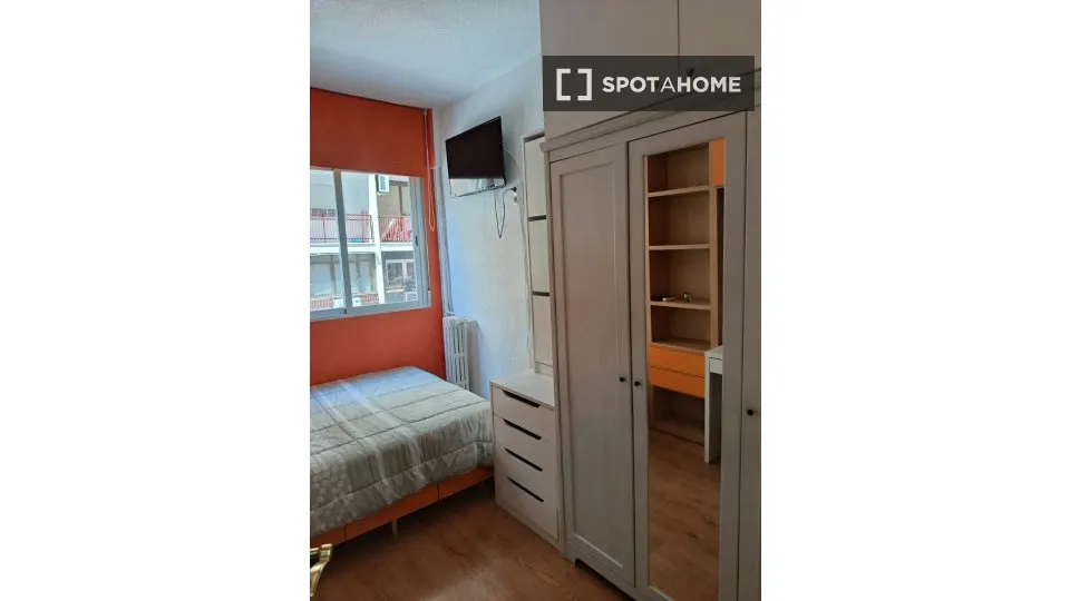 Camere da letto - Shared Room with Terrace in Prosperidad, Madrid
