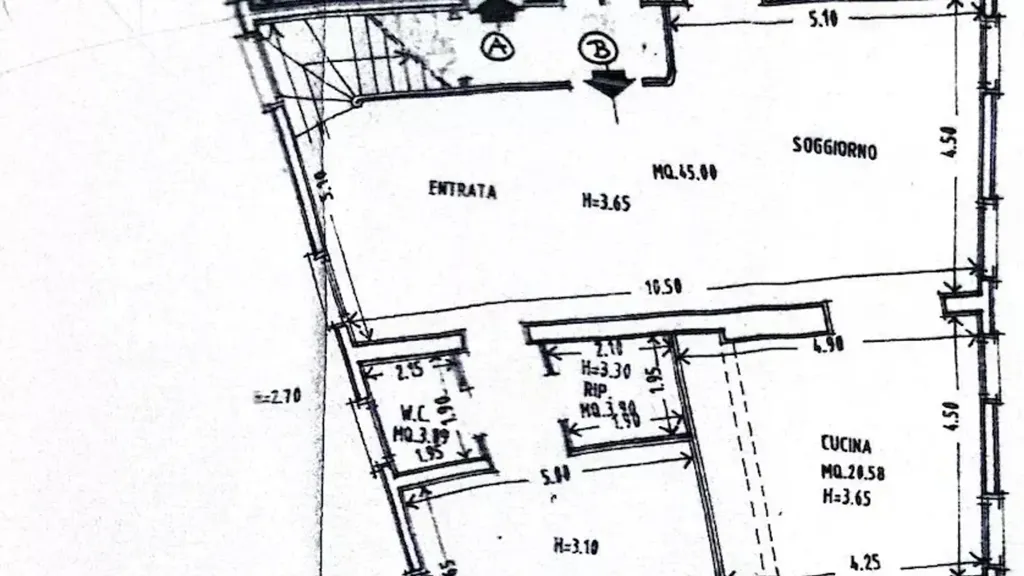 Floor Plan - 10-Room Apartment with Canal View in Venice