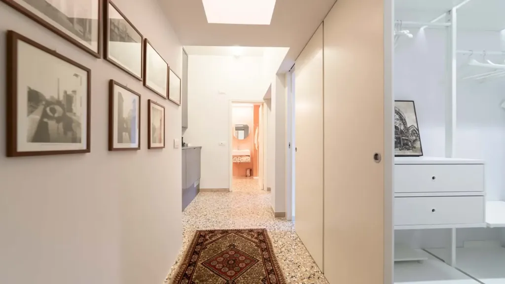 hallway_entrance