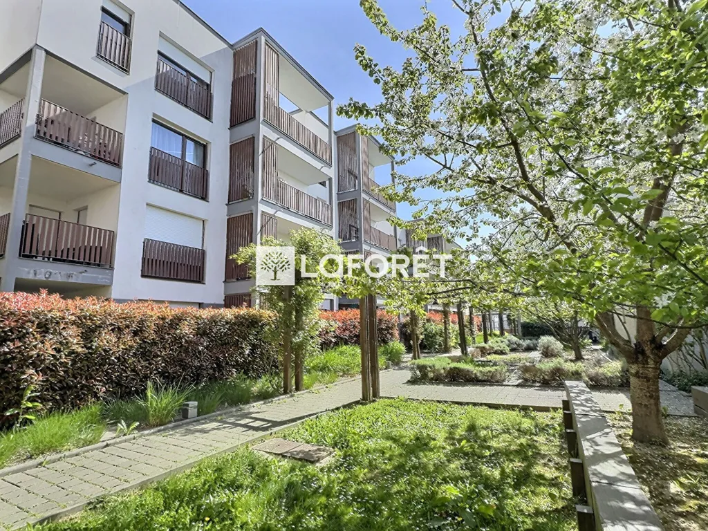 Aed - 3-Bedroom Apartment with Balcony in Vitry-sur-Seine