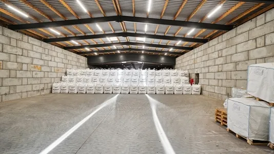 Buanderie - Warehouse with Automatic Gate in Køge