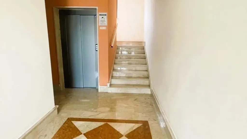 hallway_entrance