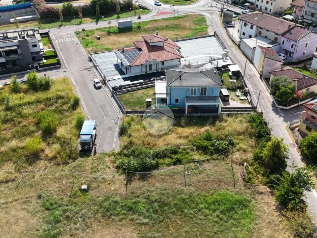 Vista aerea - Buildable Plot with Approved Project in San Giovanni Lupatoto