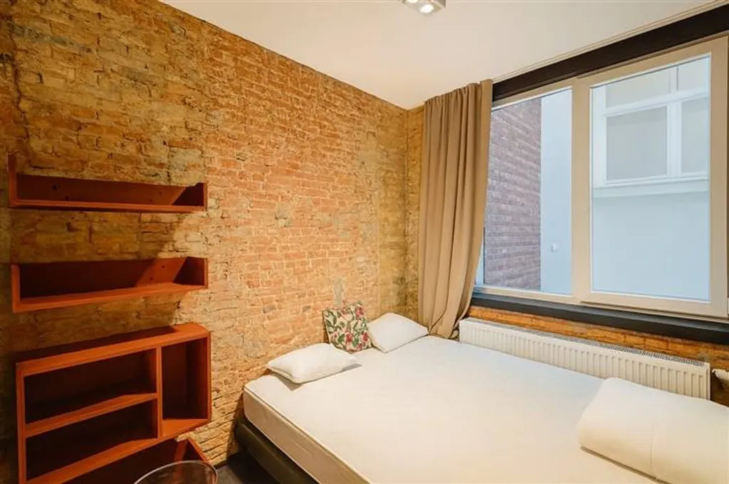 Magamistoad - Modern Apartment with Brickwork in Antwerp