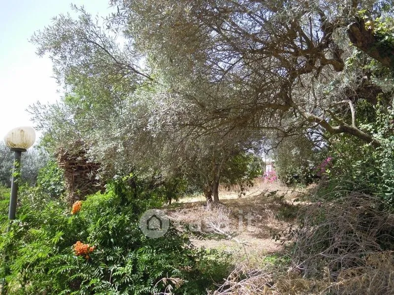 Jardin - Bifamiliar Villa with Balcony in Caltanissetta