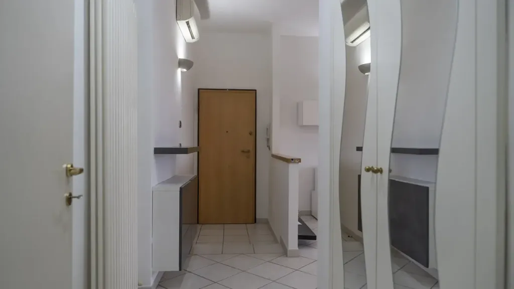 hallway_entrance
