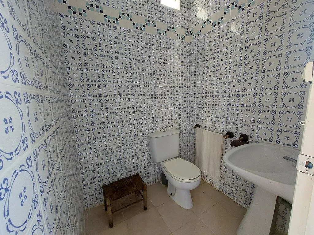 Salles de bain - Rustic Cottage with Mediterranean Garden in Mont-Roig