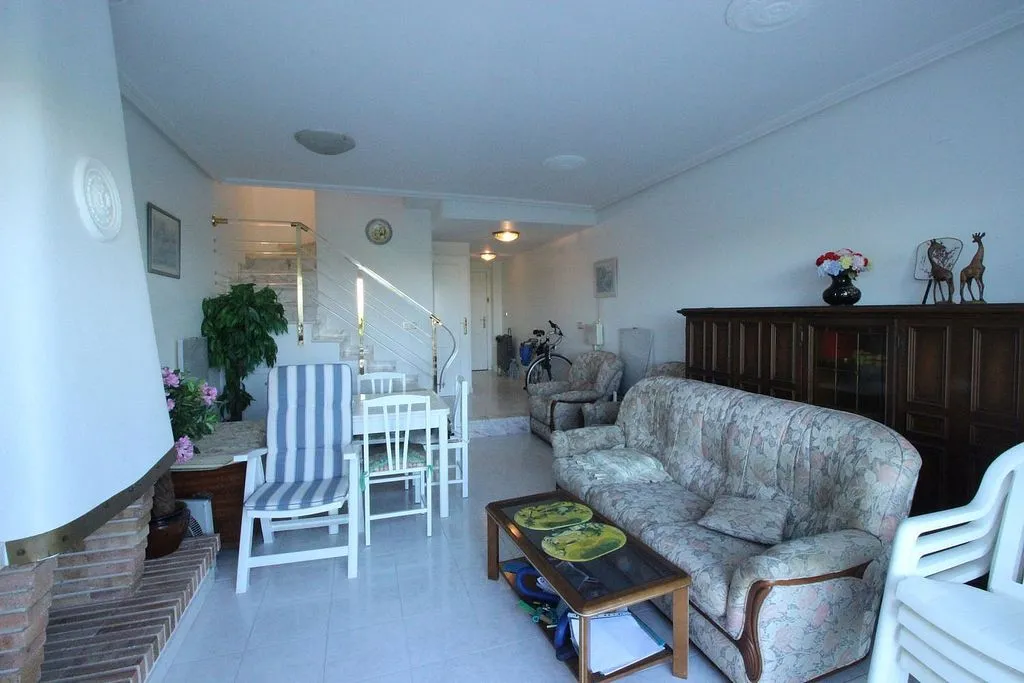 Elutuba - Terraced House with Pool in Calle Bruselas