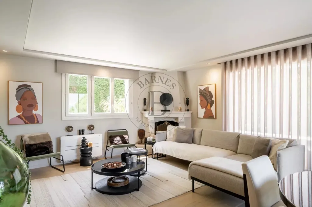 Living Room - Contemporary Villa with Garden in Mougins