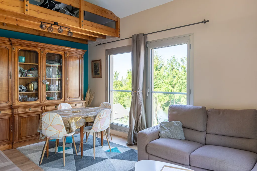 Söögituba - Duplex with Seine View in Bougival