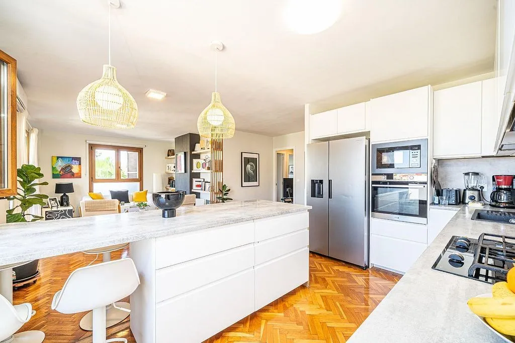 Köök - Renovated Apartment with Balcony in La Bonanova