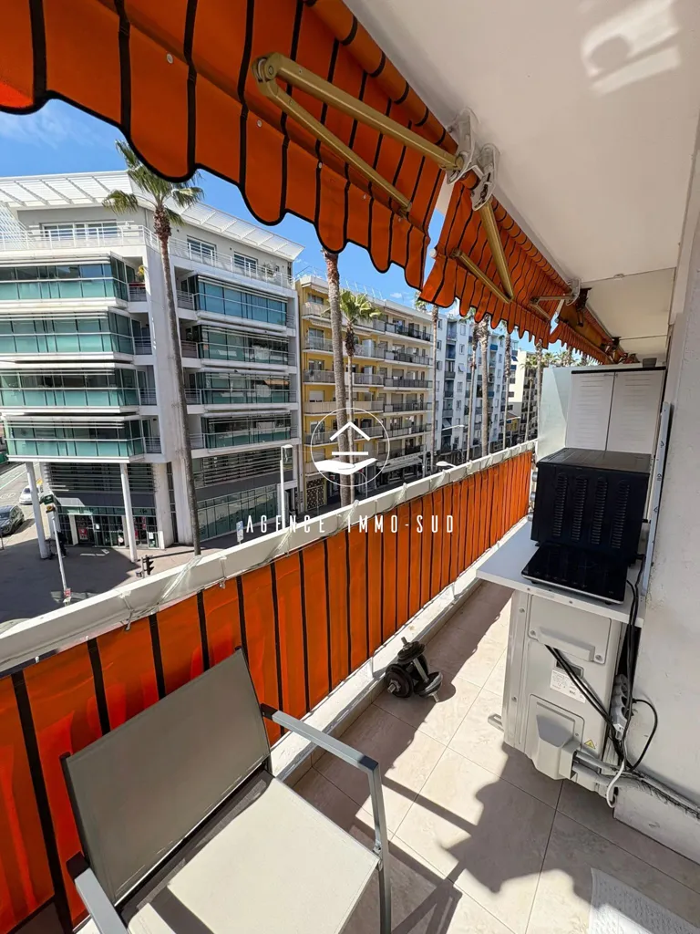 Rõdu - Renovated Flat with Balconies near Cagnes Hippodrome