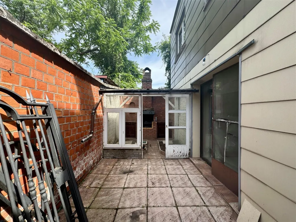 Aed - Spacious Semi-Detached House with Garden in Rumst