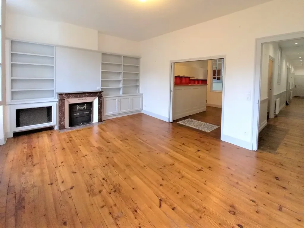 Soggiorno - Charming Bayonne Apartment with Balcony