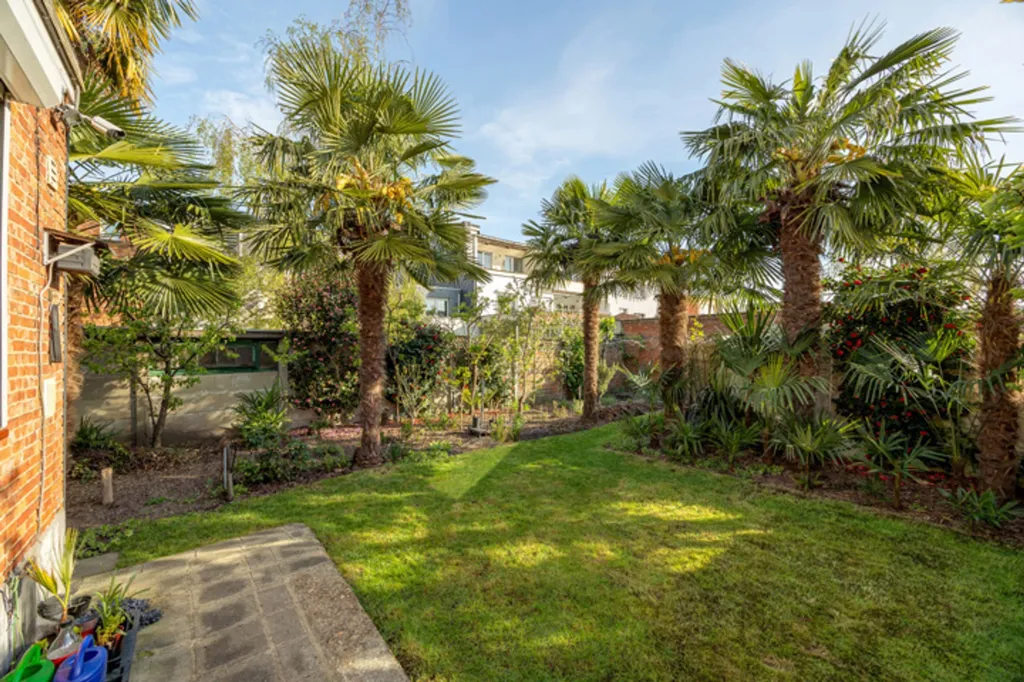 Jardin - Maison avec Garage Spacieux à Anvers