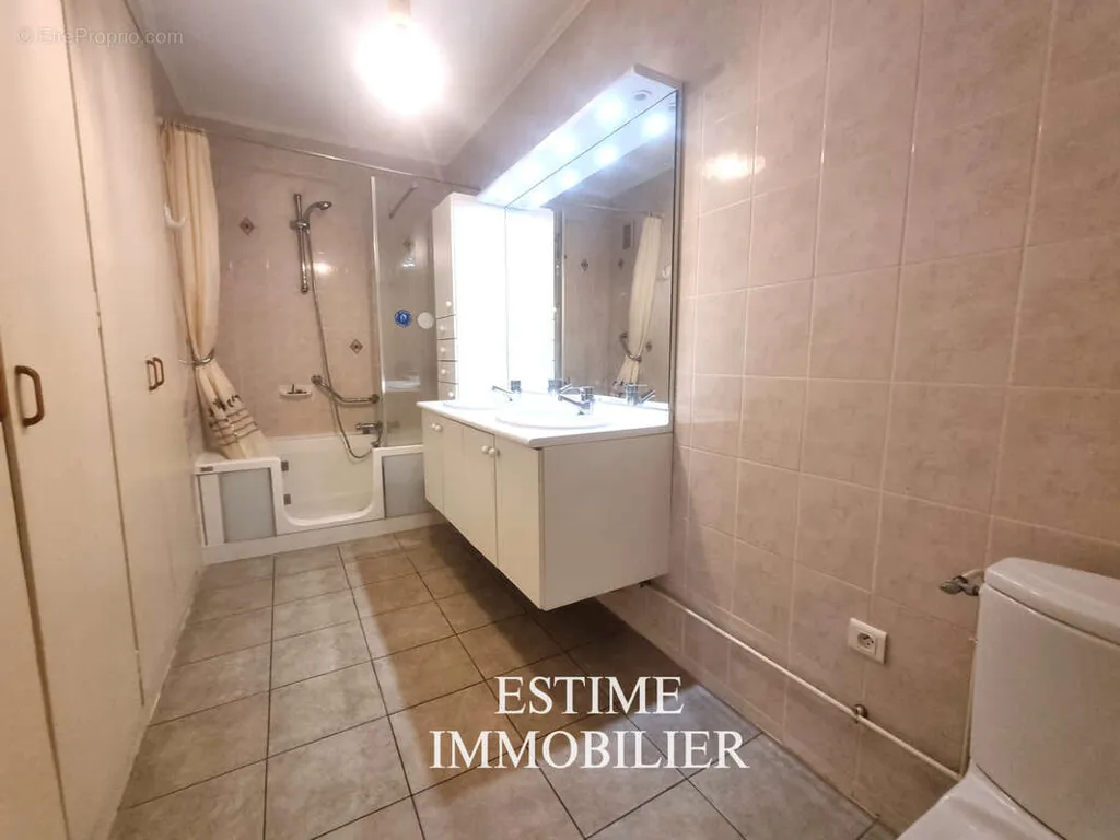 Salles de bain - Appartement T5 au Parc Saint-Maur à Lille