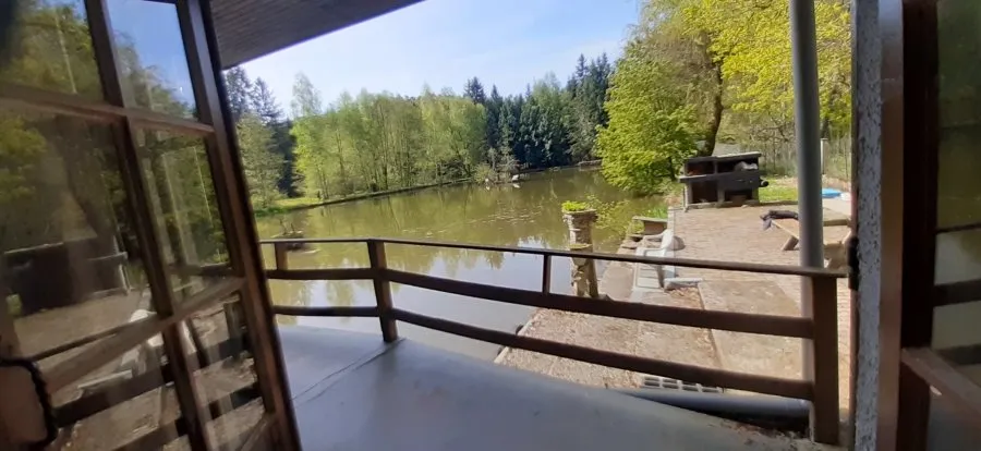 Terrasse - Terrain avec Étangs Vidangeables et Maison à Épinal