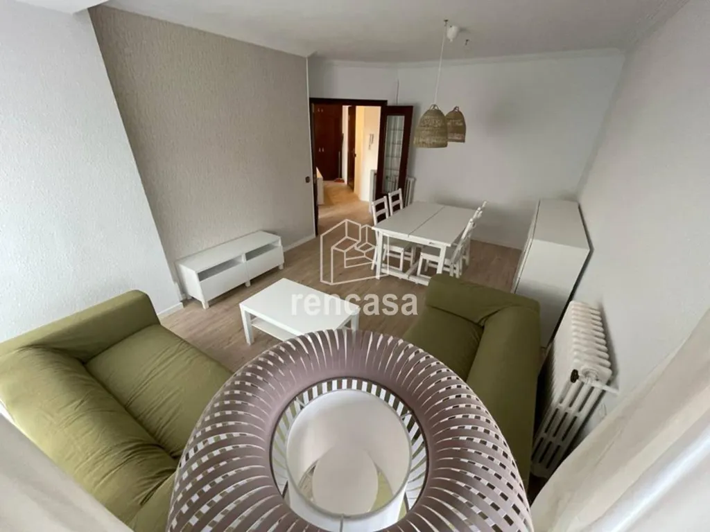 Elutuba - Spacious Flat with Balcony in Lleida Centre