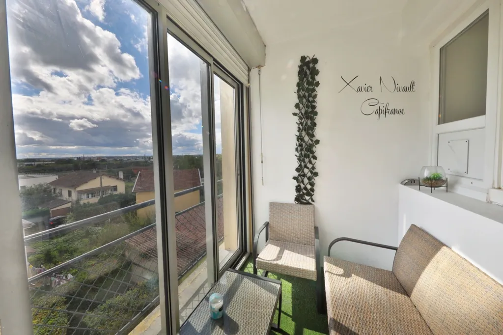 Balcon - Appartement de plain-pied avec loggia à Mâcon