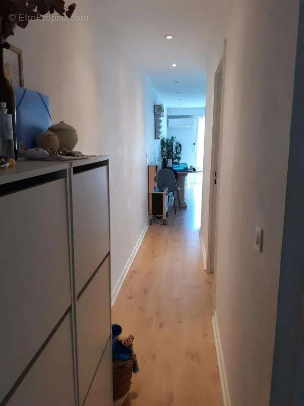 Entrée - Appartement avec terrasse-jardin au Cannet