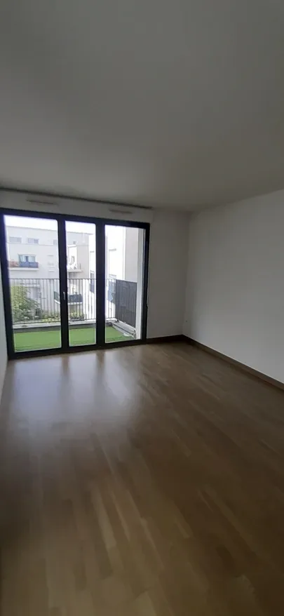 Séjour - Appartement 3 Pièces avec Balcon à Juvisy