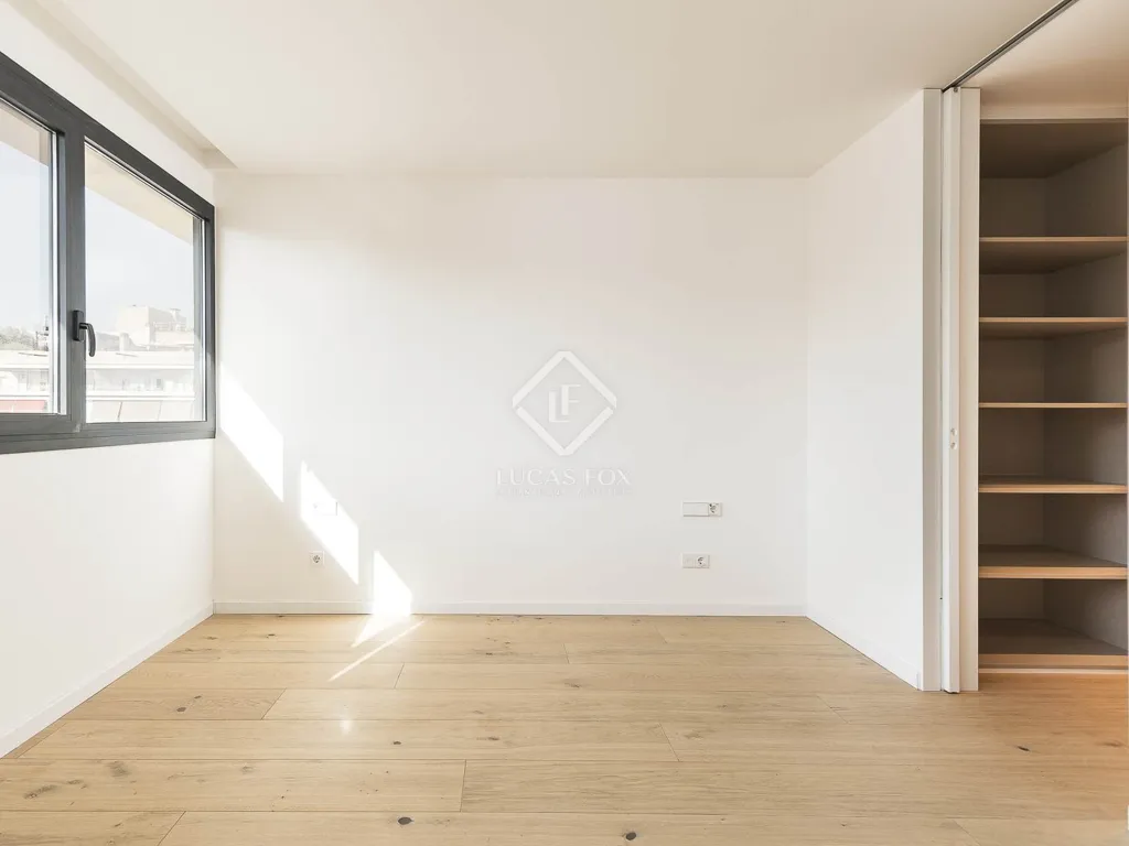 Pièces - Renovated Apartment with Terrace in Eixample Right
