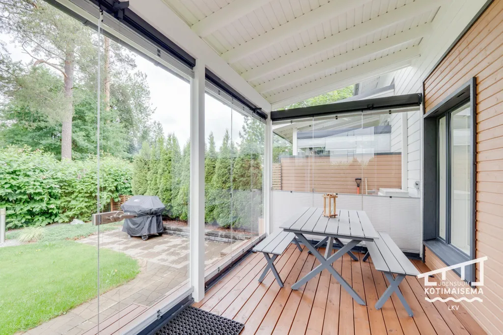 Terrasse - Two-Storey Apartment with Sauna in Joensuu