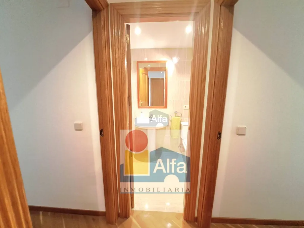 Esik - Apartment with Garage in Rural Area, Madrona